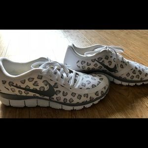 Nike White Cheetah Print Free Runs size 10